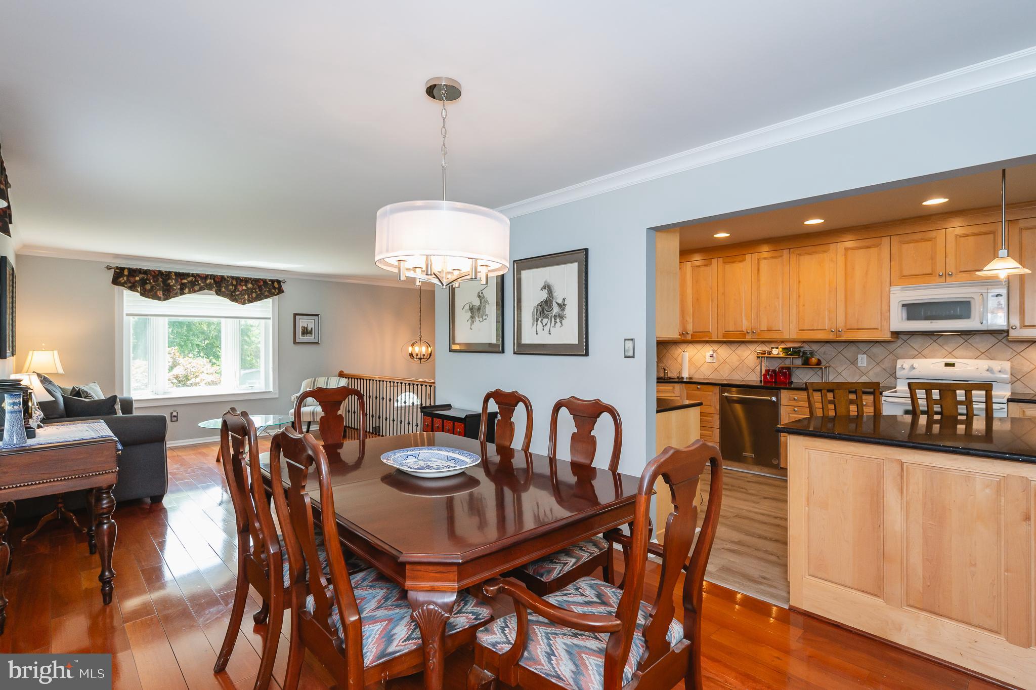 3 Crestview Garth Rosedale, MD 21237 - Photo 15 of 68 Great flow for entertaining in this home