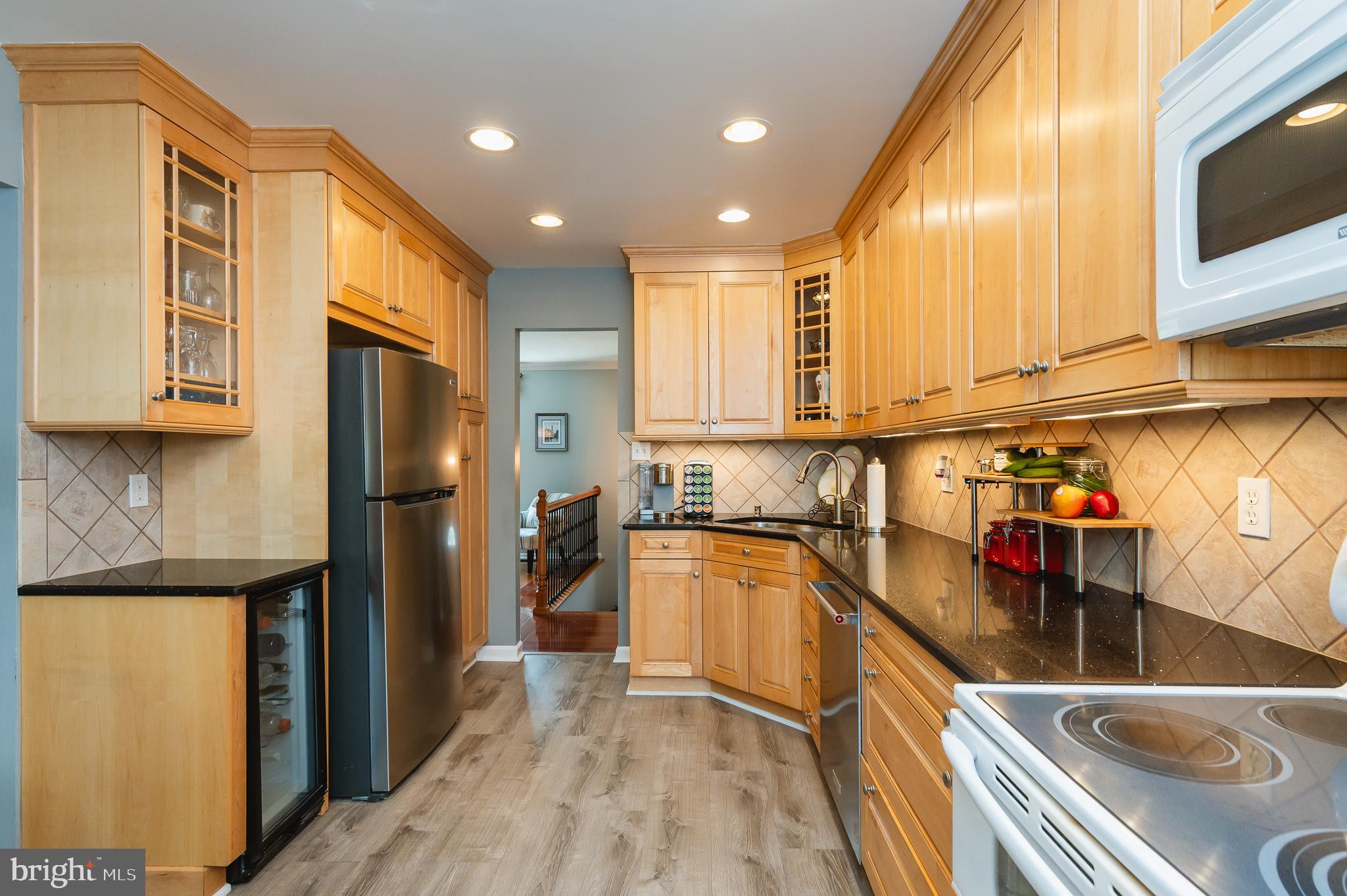 3 Crestview Garth Rosedale, MD 21237 - Photo 19 of 68 Equipped with a wine/beverage fridge