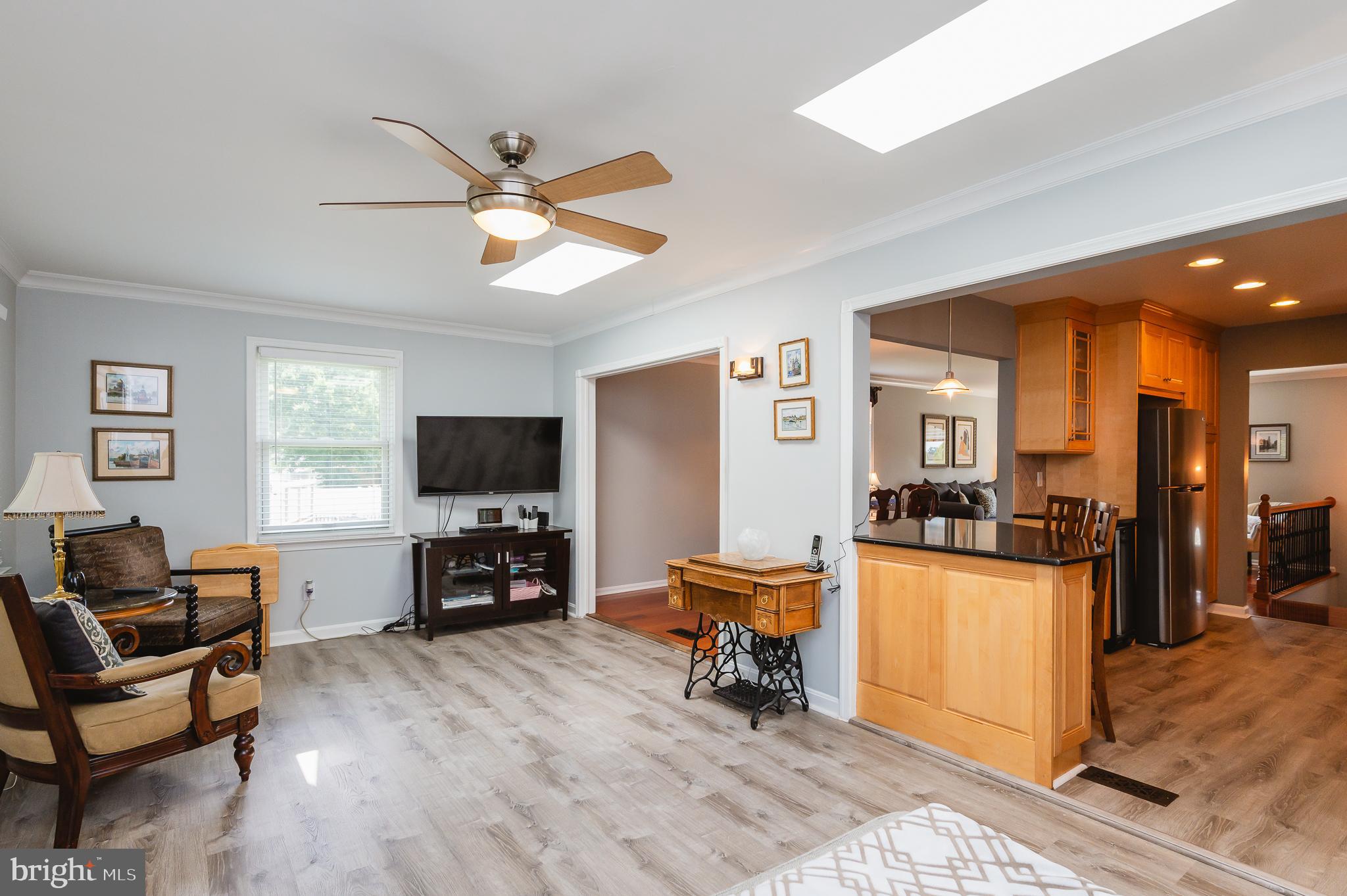 3 Crestview Garth Rosedale, MD 21237 - Photo 24 of 68 Large family room adjacent to kitchen