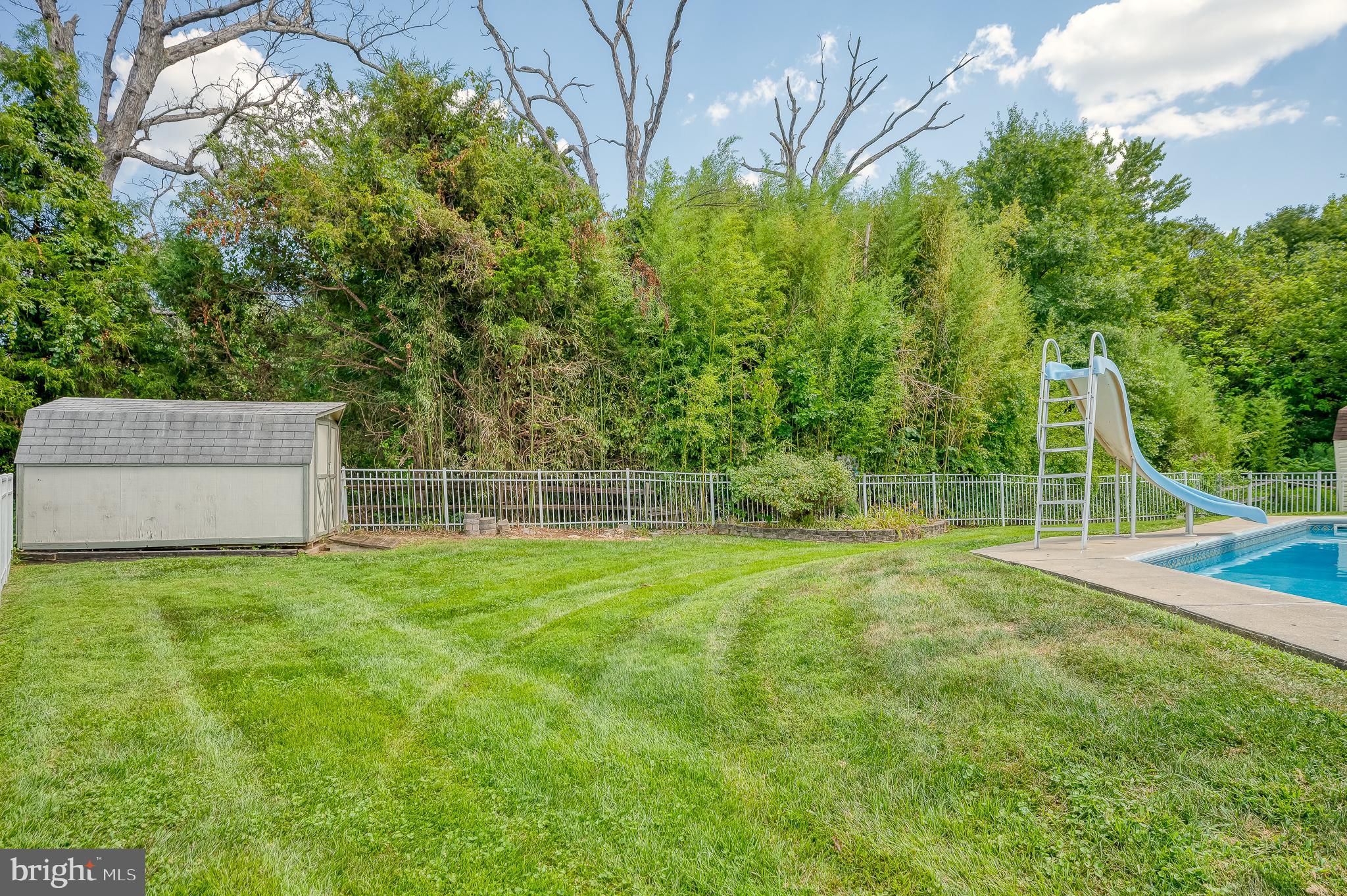 3 Crestview Garth Rosedale, MD 21237 - Photo 61 of 68 Lots of green space