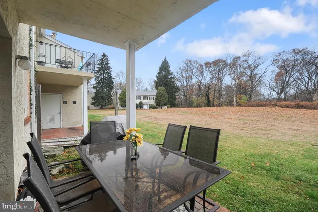 a view of outdoor space yard and patio