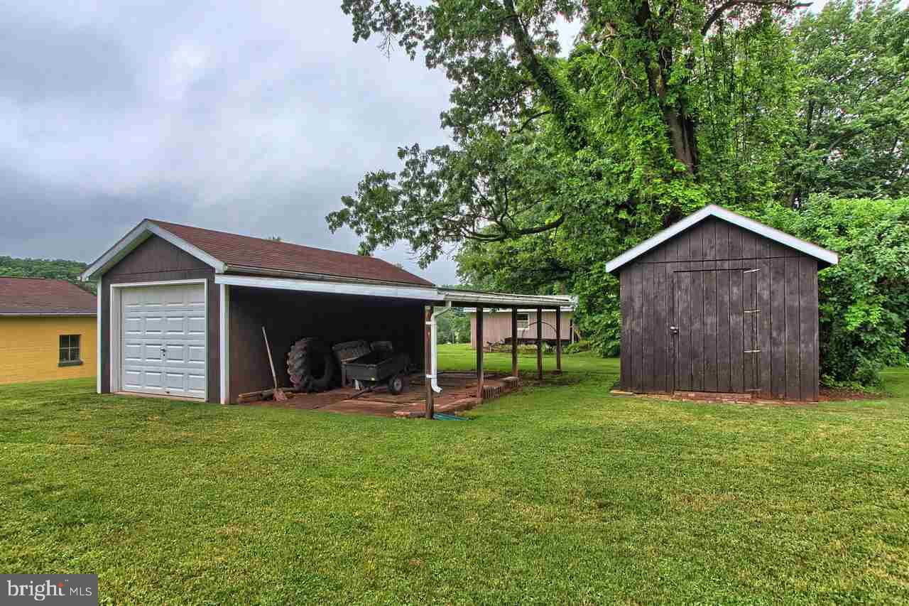 625 East Butter Road York, PA 17406 - Photo 22 of 36