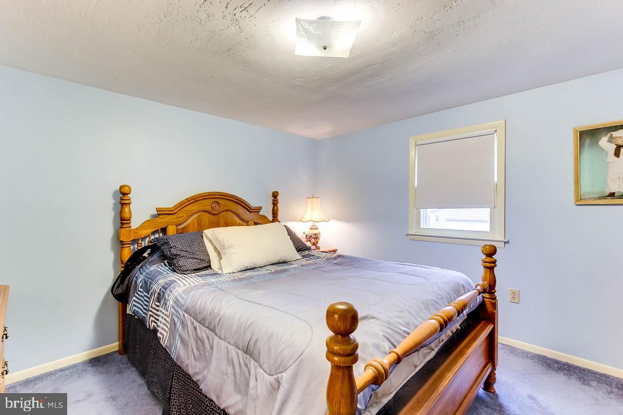 625 East Butter Road York, PA 17406 - Photo 8 of 36