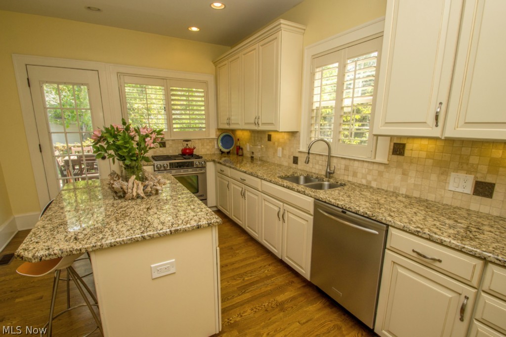 2181 Middlefield Road Cleveland Heights, OH 44106 - Photo 5 of 25