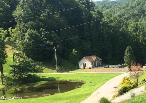 $129,900 | 630 Country Estates Road, Baxter, KY 40806