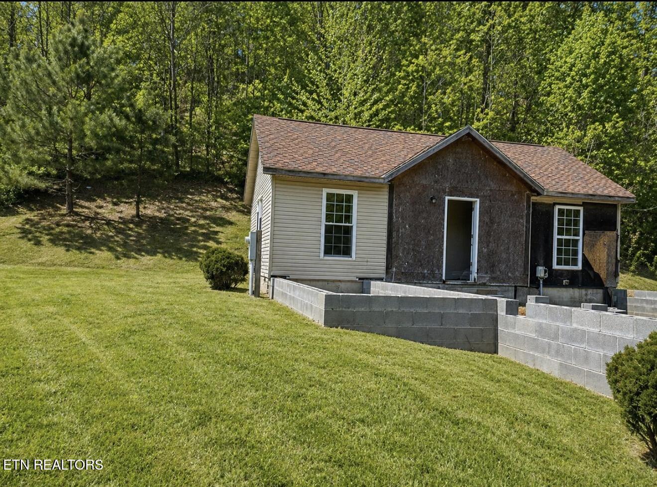 630 Country Estates Road Baxter, KY 40806 - Photo 3 of 17 IMG_5059