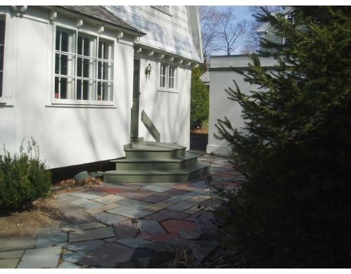 42 Oakwood Road Newton, MA 02460 - Photo 11 of 11 Gallery Image 11