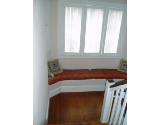 42 Oakwood Road Newton, MA 02460 - Photo 9 of 11 Gallery Image 9