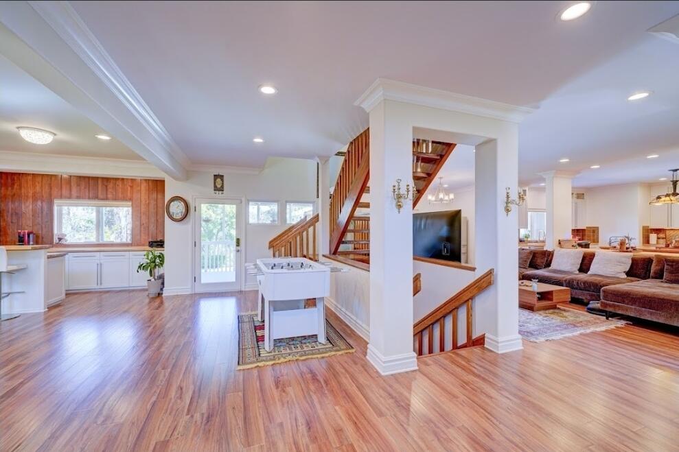 1377 Knoll Road Redlands, CA 92373 - Photo 16 of 28 a living room with furniture and wooden floor