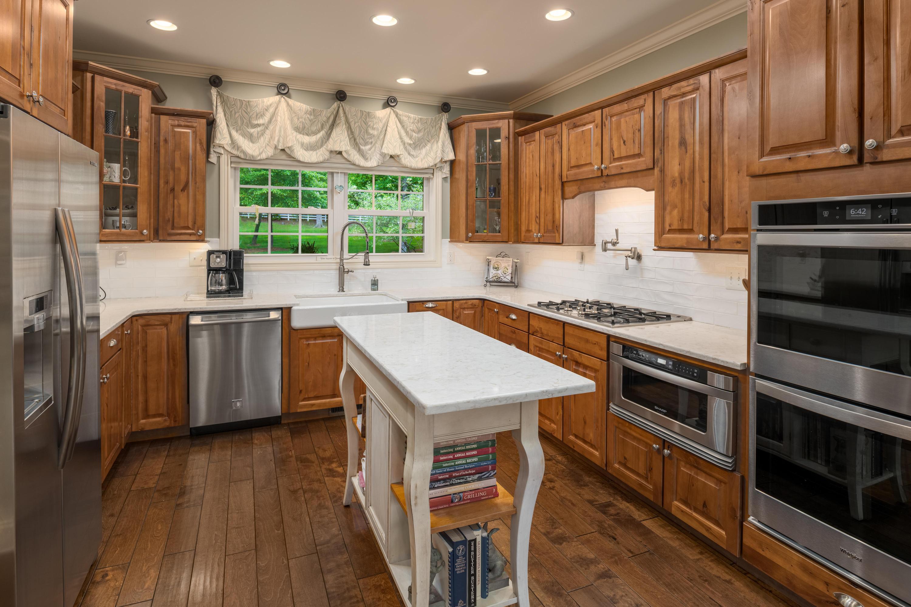 480 Lake Harbor Dr Spring Spring City, TN 37381 - Photo 16 of 57 2025_05_May_480_Lake_Harbor_Dr_0036