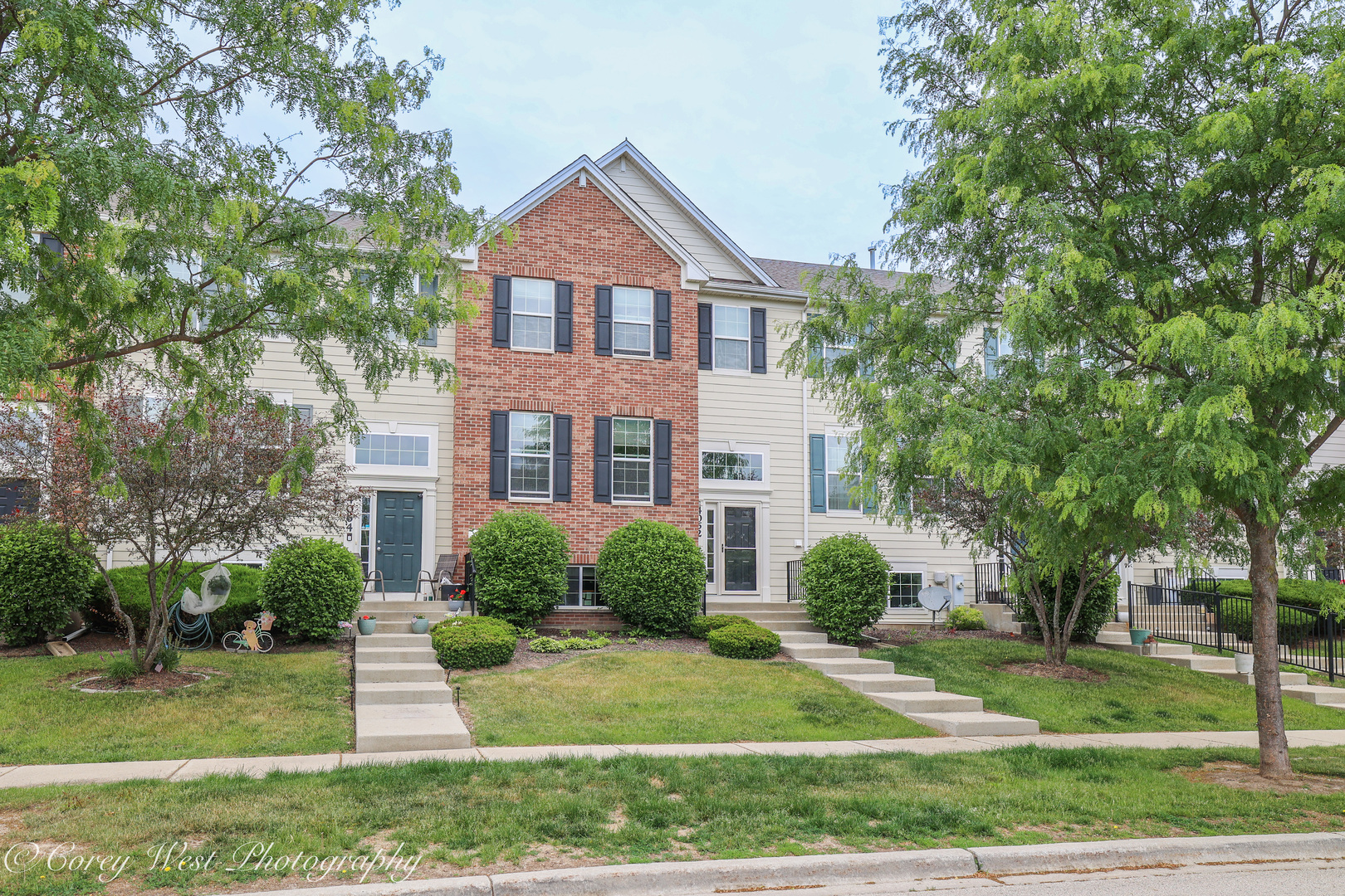 4062 Pompton Avenue Elgin, IL 60124 - Photo 3 of 41