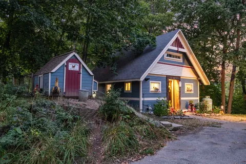 $1,399,000 | 68 Center Street, Wolfeboro, NH 03894