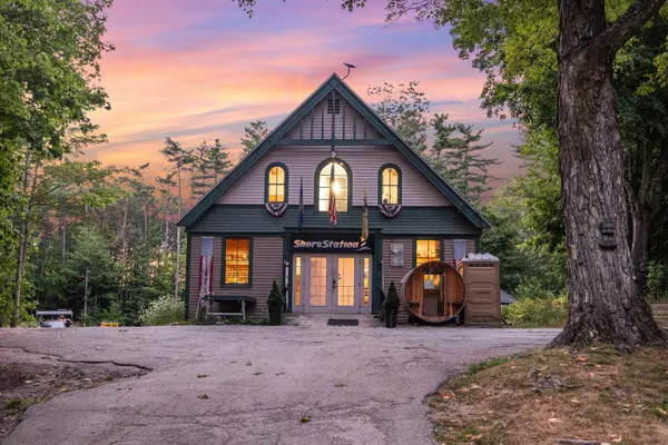 $1,399,000 | 68 Center Street, Wolfeboro, NH 03894