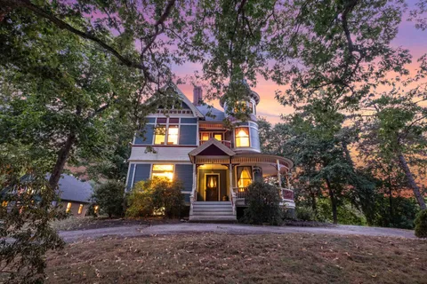 $1,399,000 | 68 Center Street, Wolfeboro, NH 03894