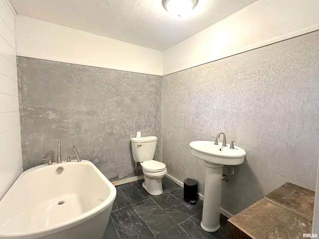 $134,000 | 1206 West Chautauqua Street, Carbondale, IL 62901