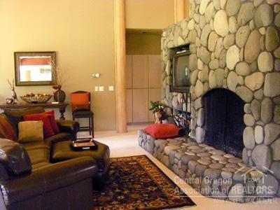60714 Golf Village Loop Bend, OR 97702 - Photo 3 of 22 Gallery Image 3