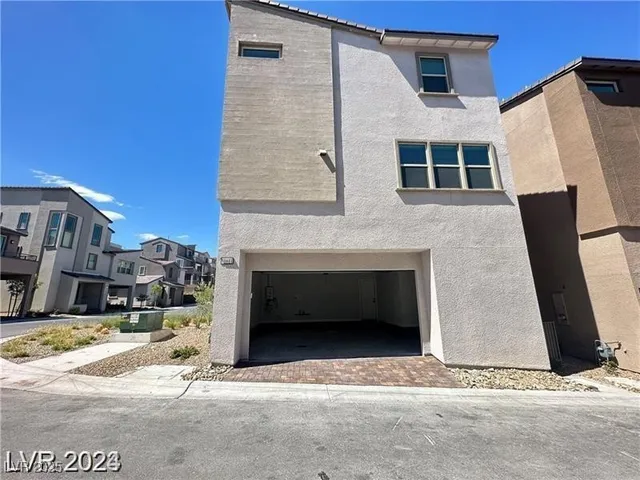 $2,620 | 11611 Earth Stone Avenue, Las Vegas, NV 89138