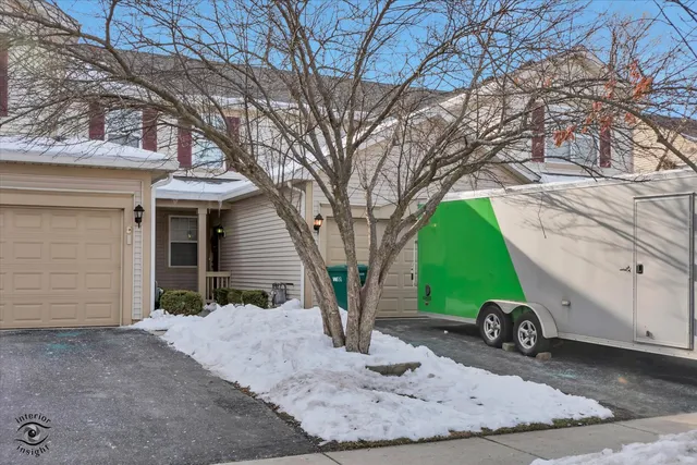 $285,000 | 1831 South Wentworth Circle, Romeoville, IL 60446