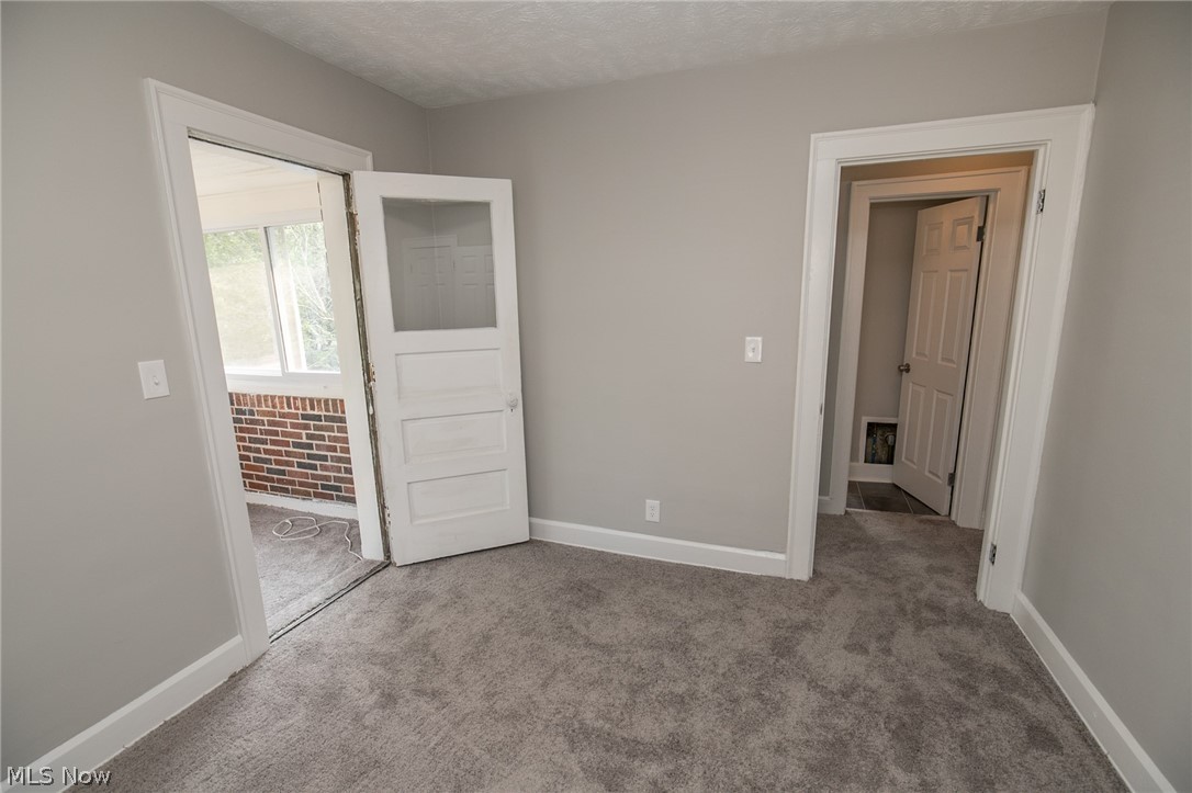 3857 Montevista Road Cleveland, OH 44121 - Photo 18 of 35