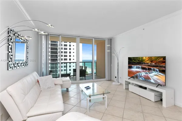 $2,800 | 2501 South Ocean Drive, Unit 1008, Hollywood, FL 33019