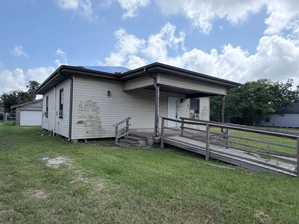 $66,000 | 419 West 2nd Street, Freeport, TX 77541