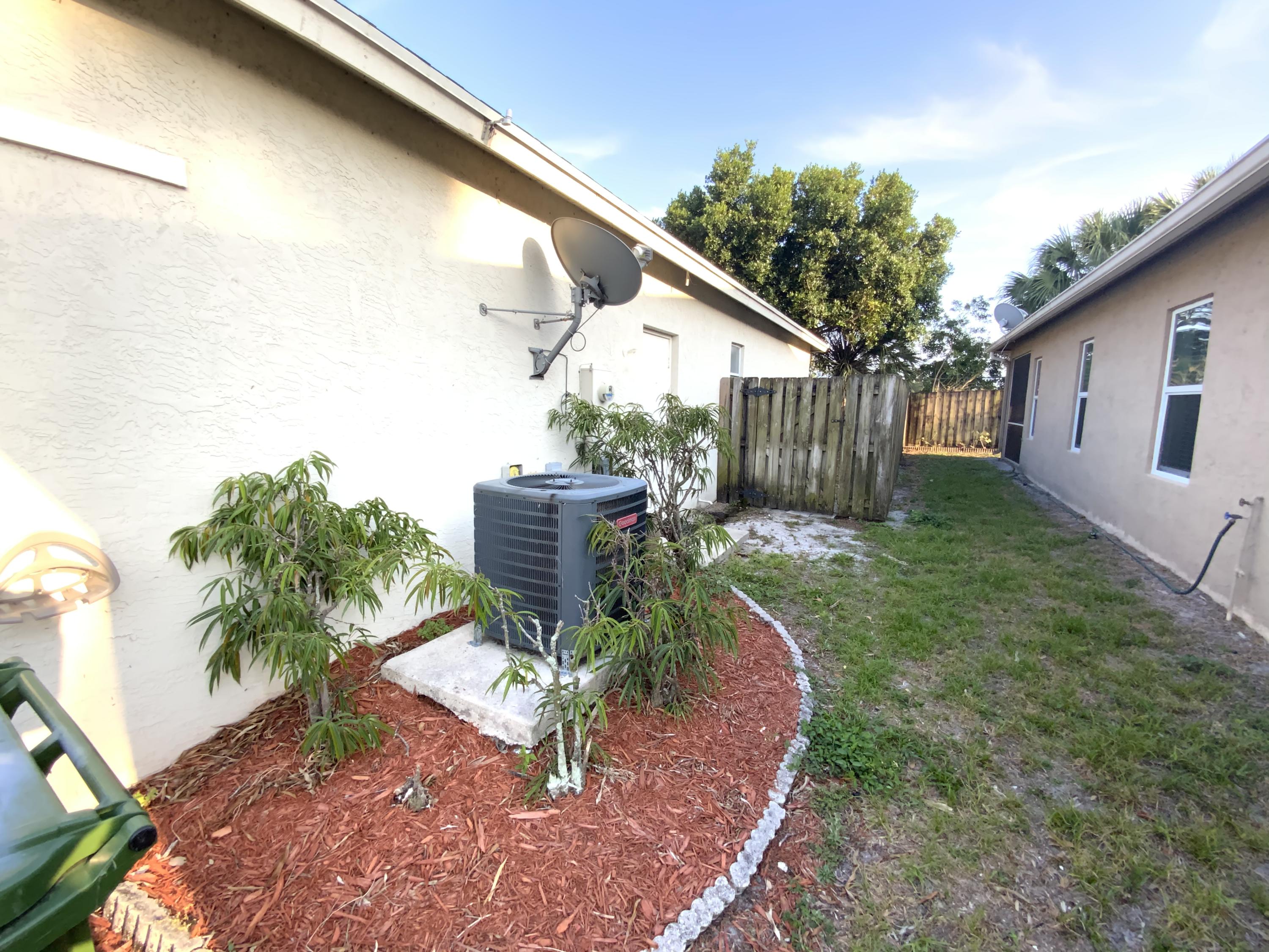 2033 Prairie Key Road Palm Springs, FL 33406 - Photo 15 of 19 C8568C4F-B0C4-4BAC-9FAF-2C4A1DDBEB15