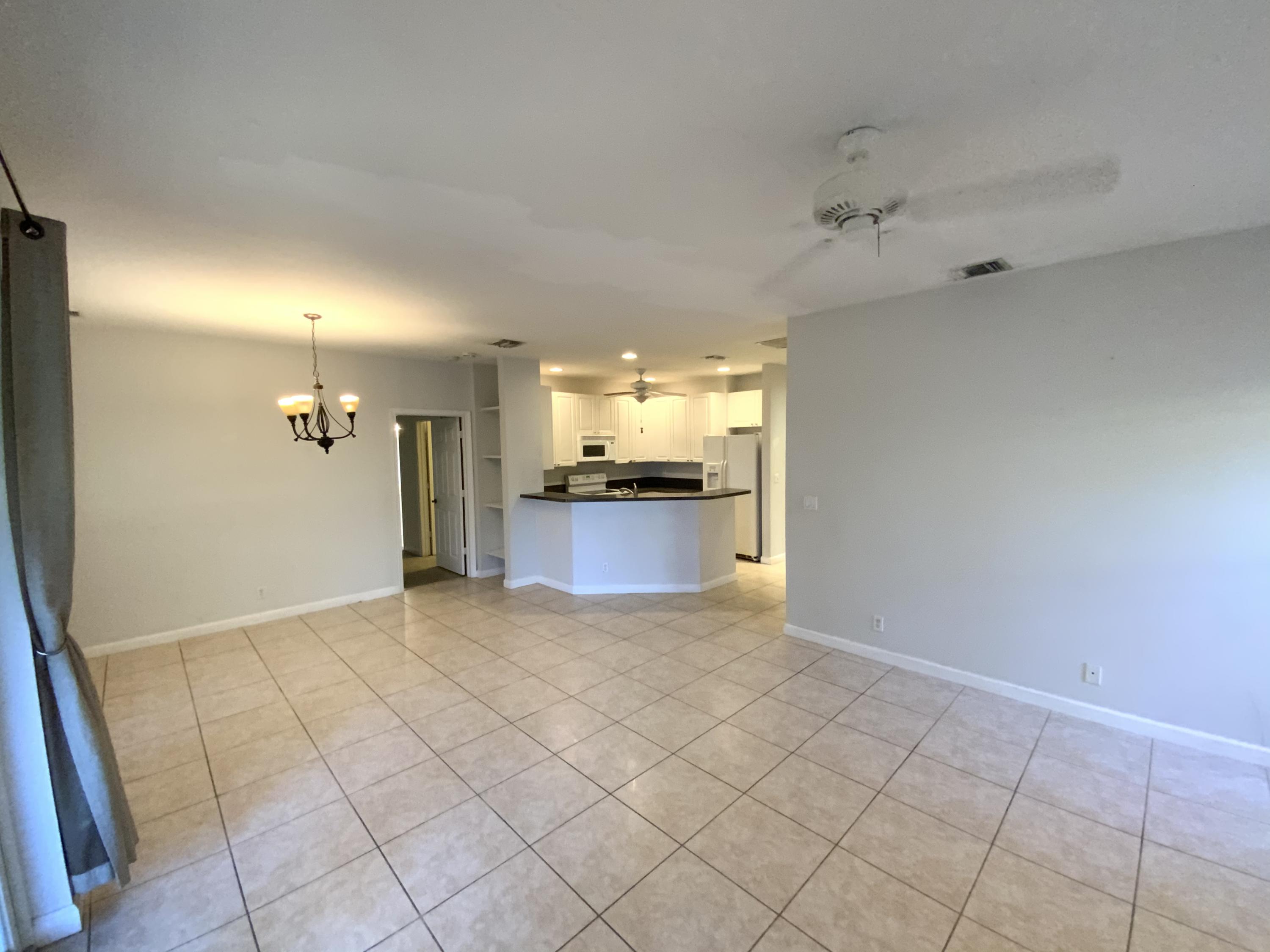 2033 Prairie Key Road Palm Springs, FL 33406 - Photo 4 of 19 B81AEE31-D214-4769-986A-65B7464BD93F