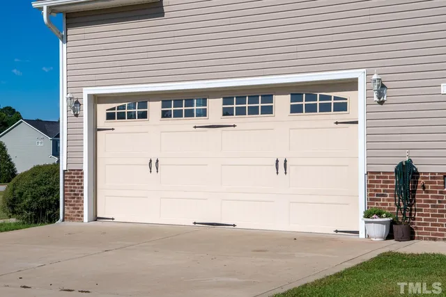 a view of a large white building