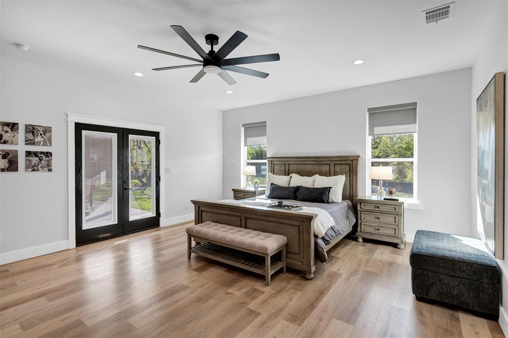 175 Bittersweet Trail Weatherford, TX 76088 - Photo 21 of 40 a bed room with a bed and a window