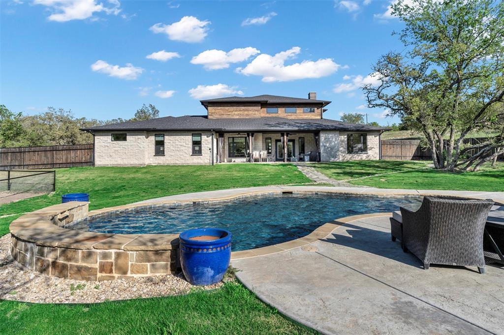 175 Bittersweet Trail Weatherford, TX 76088 - Photo 4 of 40 a view of outdoor space yard and house