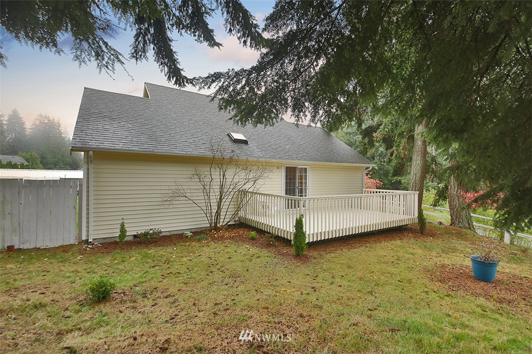 3678 Britzman Loop Clinton, WA 98236 - Photo 11 of 27 Gallery Image 11