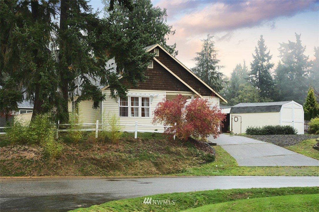 3678 Britzman Loop Clinton, WA 98236 - Photo 3 of 27 Gallery Image 3