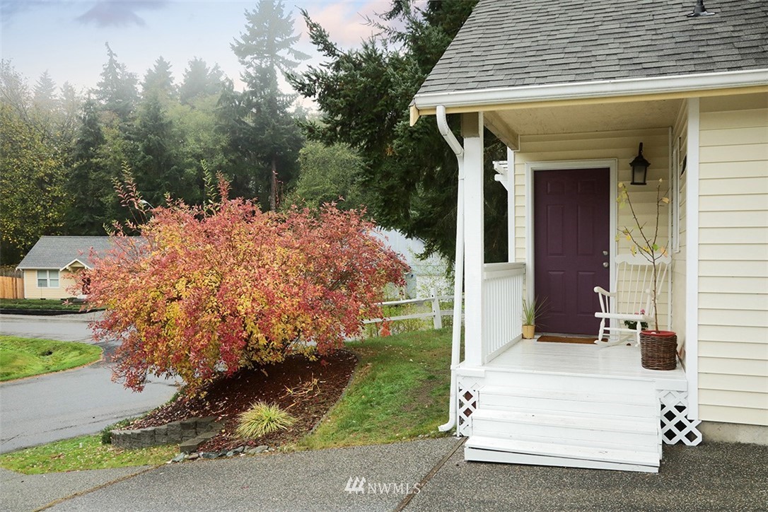 3678 Britzman Loop Clinton, WA 98236 - Photo 4 of 27 Gallery Image 4