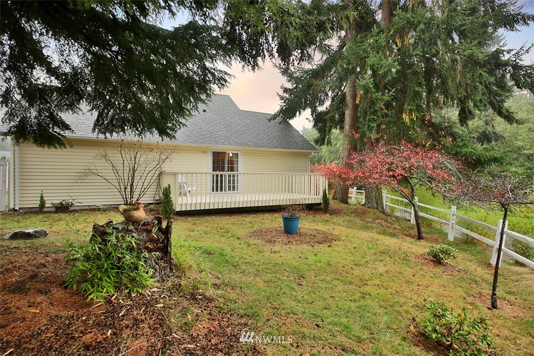 3678 Britzman Loop Clinton, WA 98236 - Photo 10 of 27 Gallery Image 10
