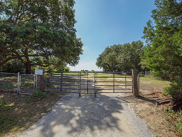 1345 Lieben Road Mount Pleasant, SC 29466 - Photo 29 of 30 1345Lieben34