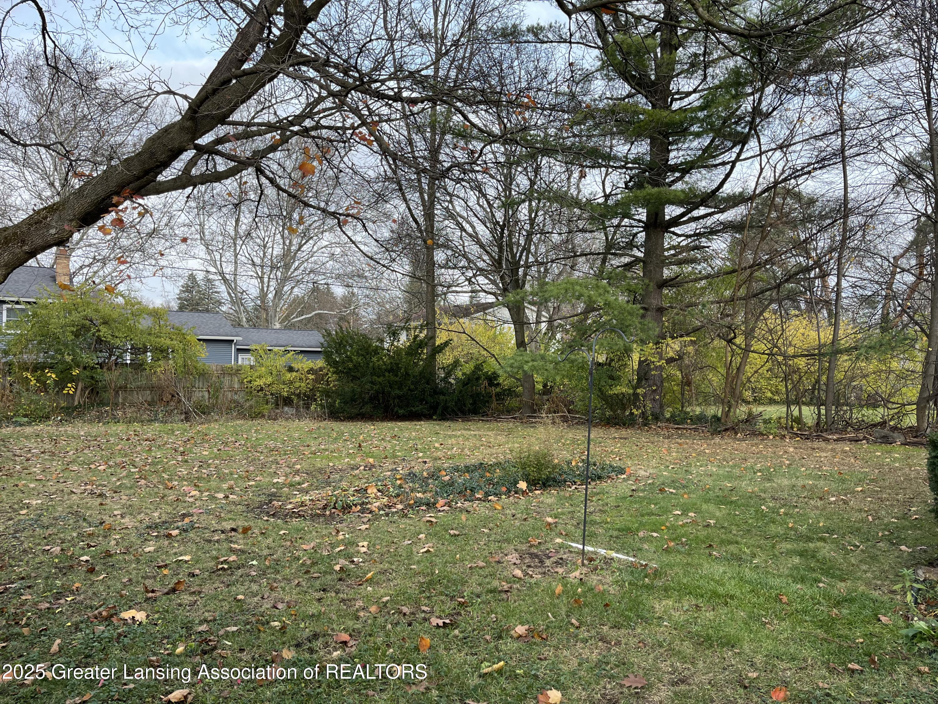 2414 Hampshire Road Lansing, MI 48911 - Photo 33 of 48 image2