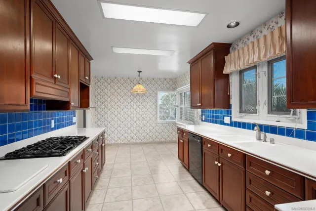 $1,975,000 | 2650 Narcissus Drive, San Diego, CA 92106