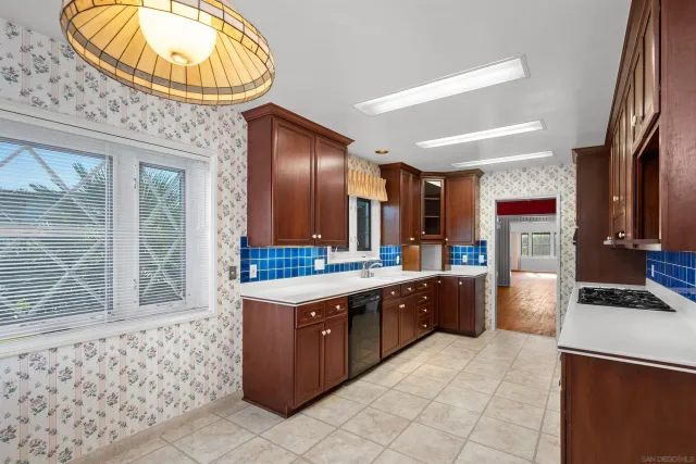 $1,975,000 | 2650 Narcissus Drive, San Diego, CA 92106