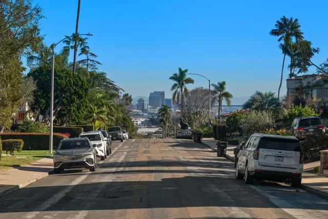 $1,975,000 | 2650 Narcissus Drive, San Diego, CA 92106