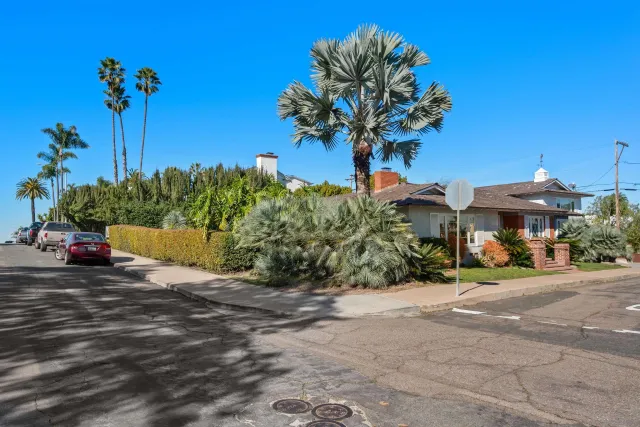 $1,975,000 | 2650 Narcissus Drive, San Diego, CA 92106