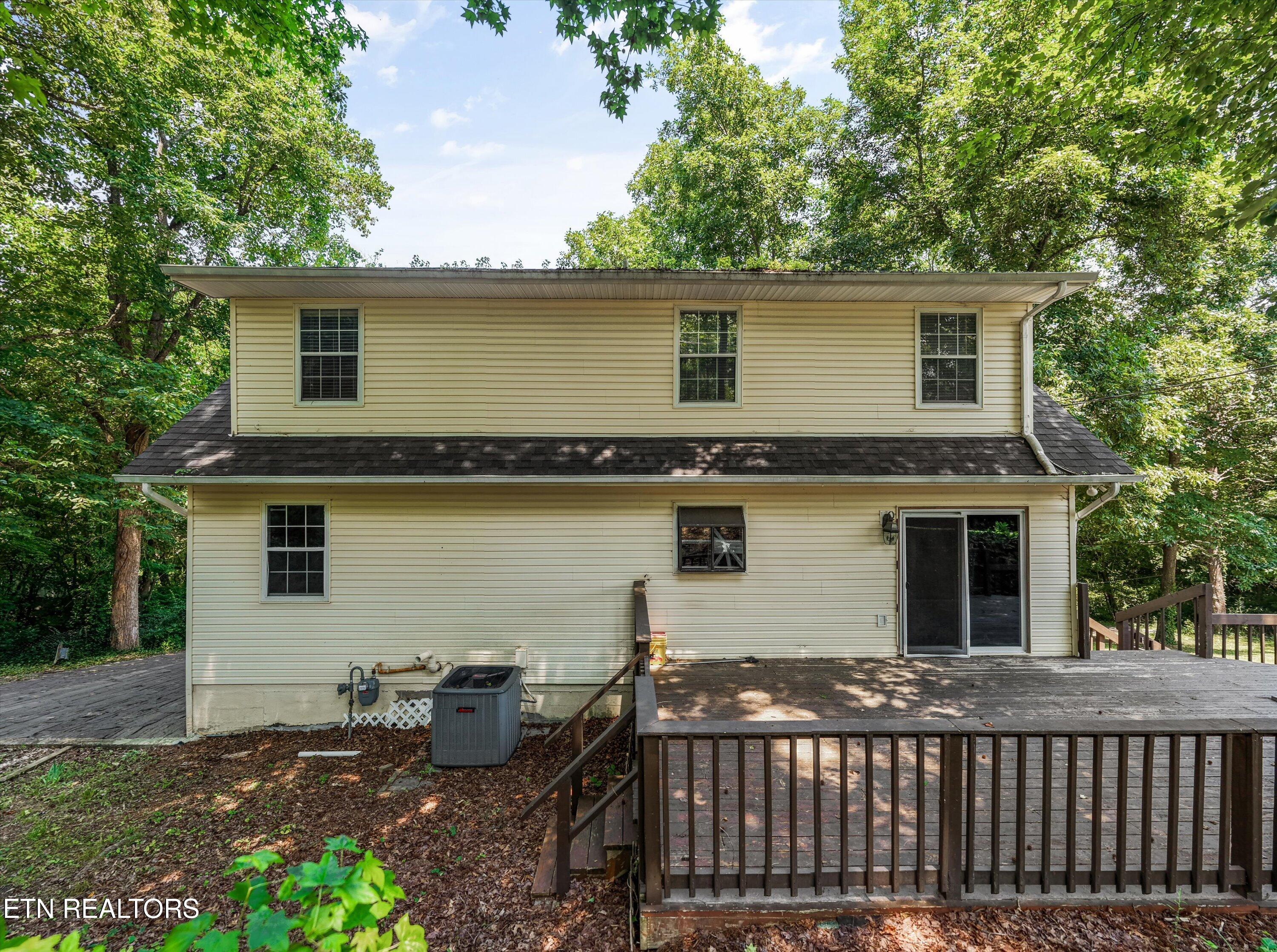 250 Ollis Road Oliver Springs, TN 37840 - Photo 39 of 47 Back of House