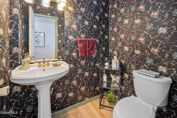 $549,900 | 63 Bittersweet Lane, Bethlehem, NY 12159