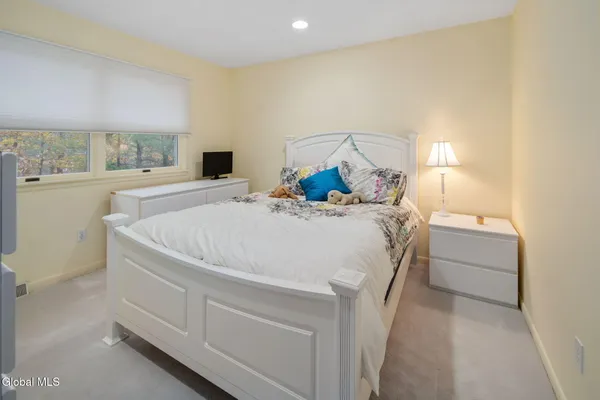 $549,900 | 63 Bittersweet Lane, Bethlehem, NY 12159