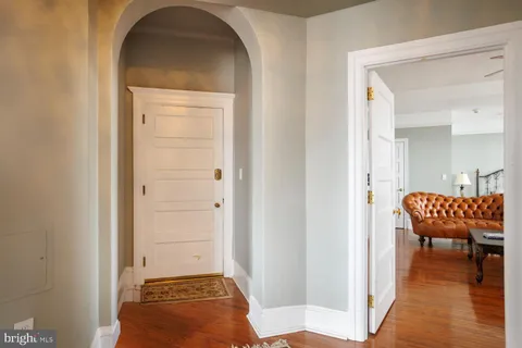 a view of room with livingroom view