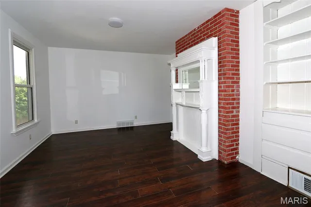 $149,900 | 2633 Terrace Lane, Jennings, MO 63136