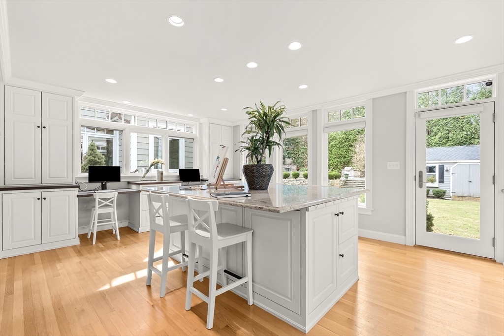 27 Radcliffe Road Wellesley, MA 02482 - Photo 14 of 38