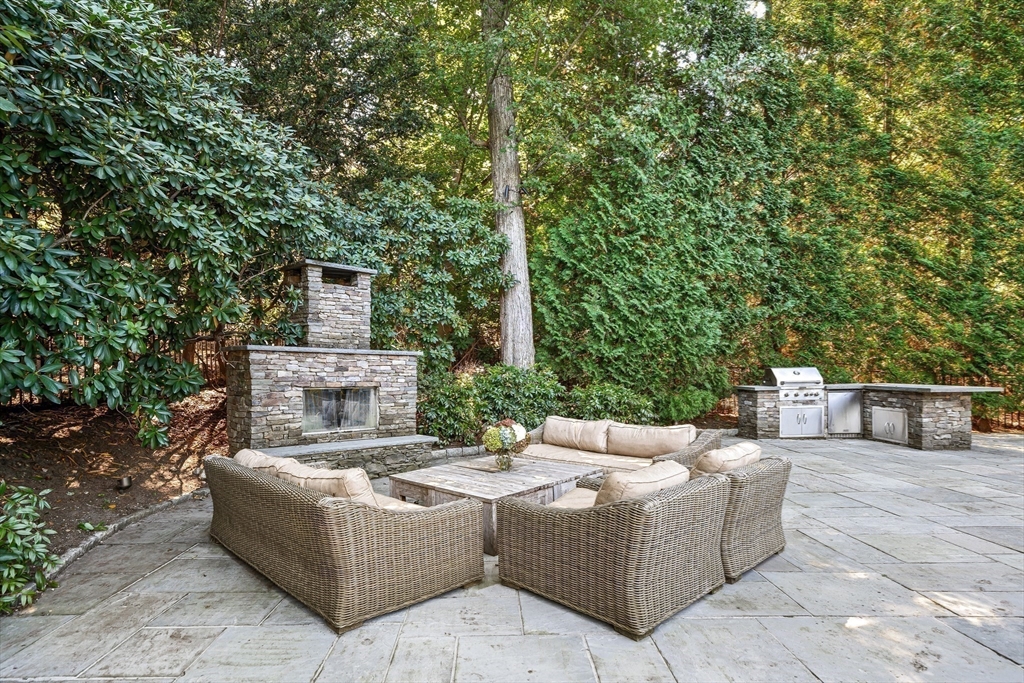 27 Radcliffe Road Wellesley, MA 02482 - Photo 35 of 38