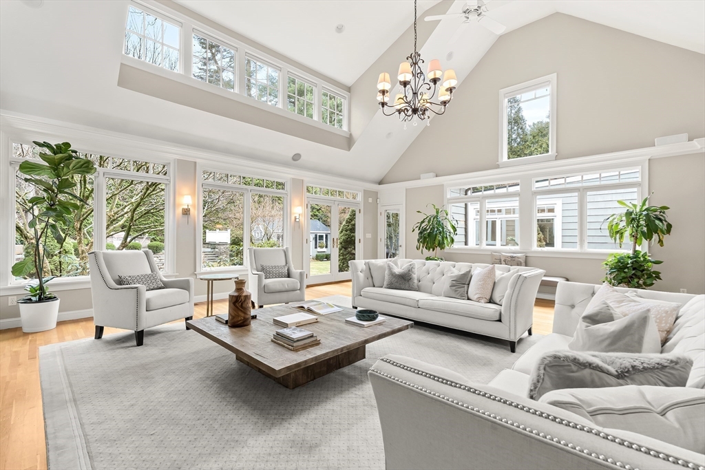 27 Radcliffe Road Wellesley, MA 02482 - Photo 4 of 38