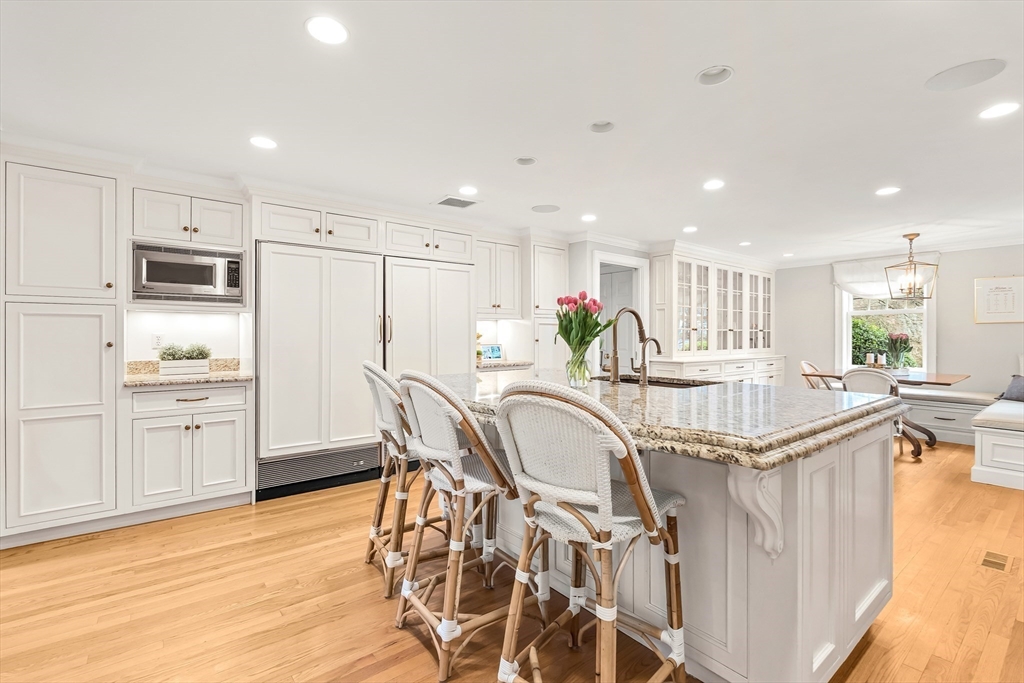 27 Radcliffe Road Wellesley, MA 02482 - Photo 8 of 38