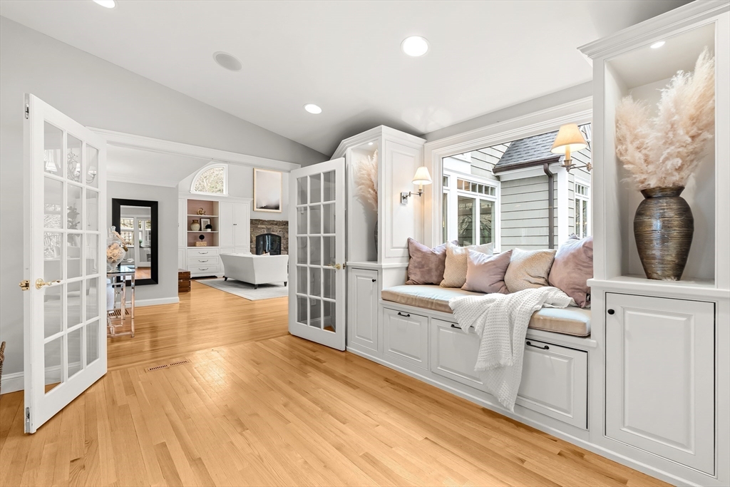 27 Radcliffe Road Wellesley, MA 02482 - Photo 10 of 38